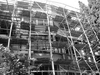 完工后腳手架“搭足架子”現象分析